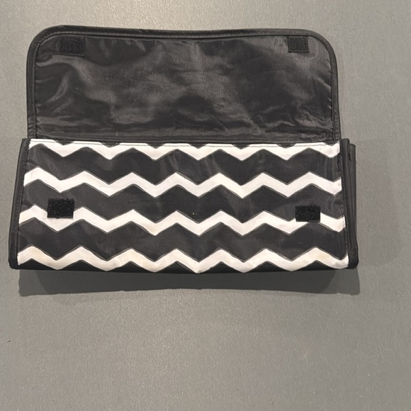 thirty-one black and white Thermal Travel bag - Picture 3 of 6